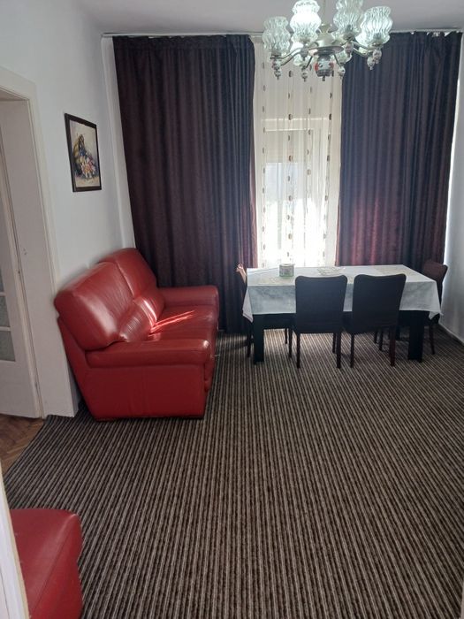 Ofer spre închiriere apartament cu 2 camere la casa cu intrare separata, contoare si centrala proprie in centru civic lângă ONIX — fotografia 2