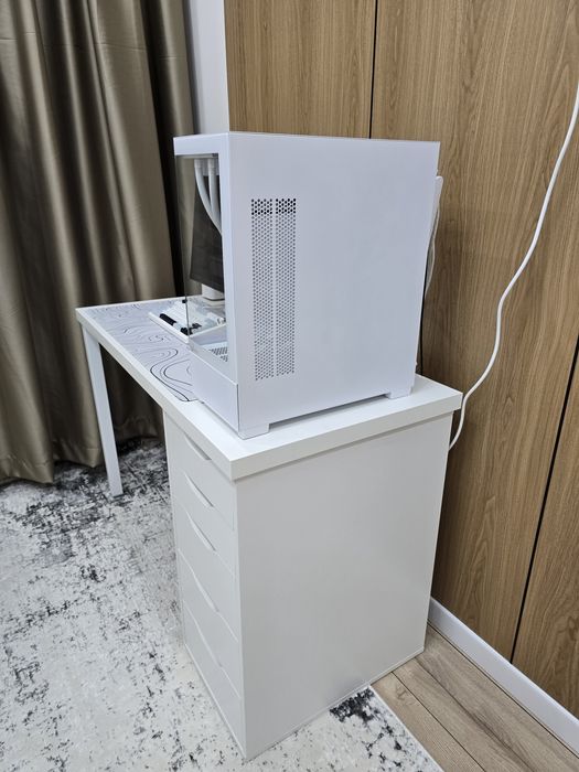 Письменный стол с тумбой