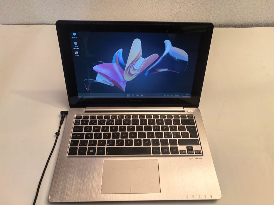 Laptop Asus slim S200E ecran cu touch Intel Celeron 1.50 GHz SSD 128GB 4 GB RAM  windows 11 Pro instalat carcasa aluminiu