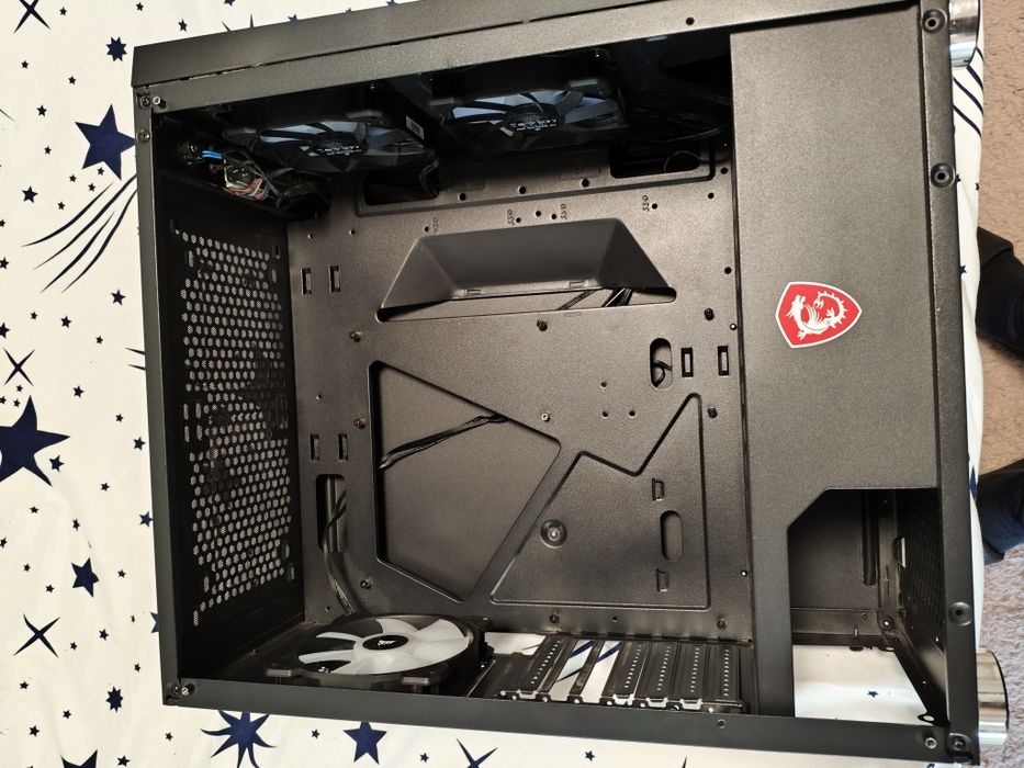 Carcasa Pc , Corsair , arctic !
