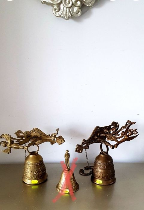 Clopot vechi din bronz