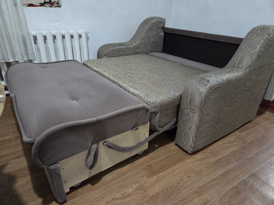 Диван двухместный