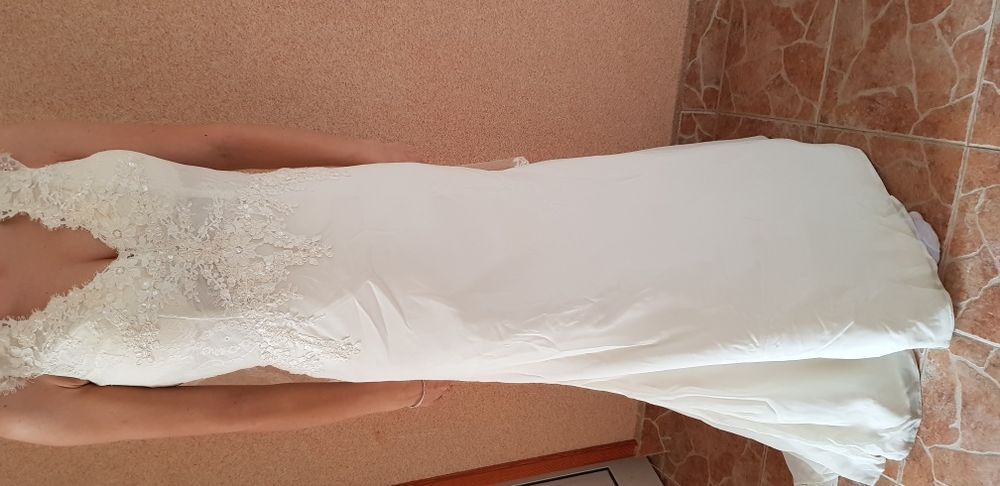 Уникална сватбена рокля с испански воал