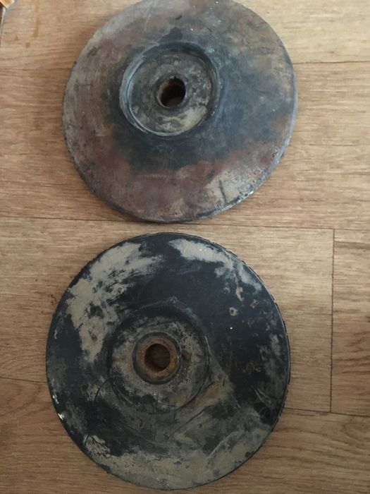 Блины 5.600 вес одного  . Груз для лодки