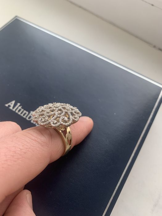 Золотые кольца с бриллантами