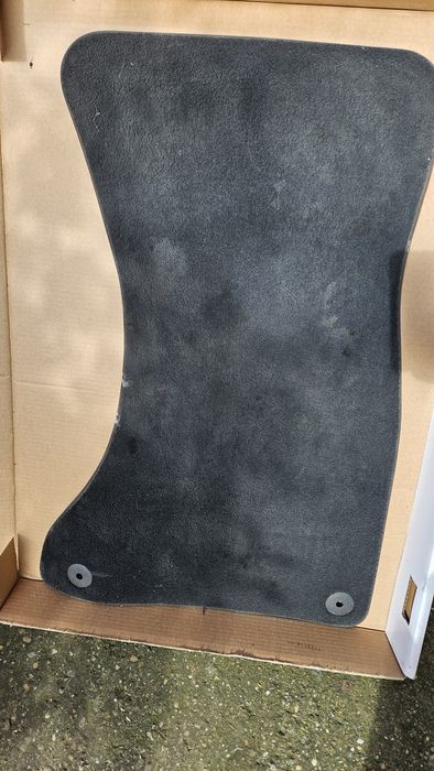 Covorase mocheta OEM Audi A4 B8.5