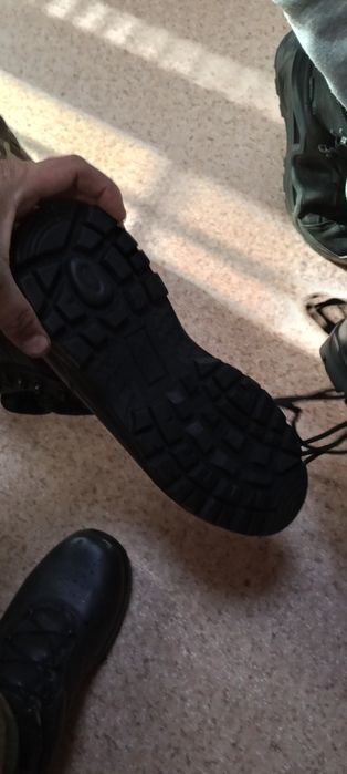 Продам берцы новый