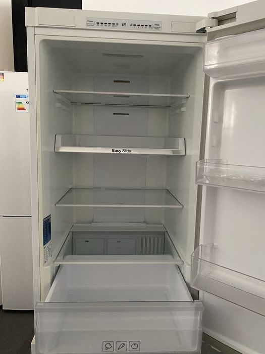 Хладилник с фризер Samsung