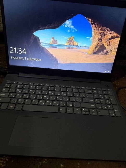 Noutbuk lenova windows 10 pro.srochno sotiladi!!