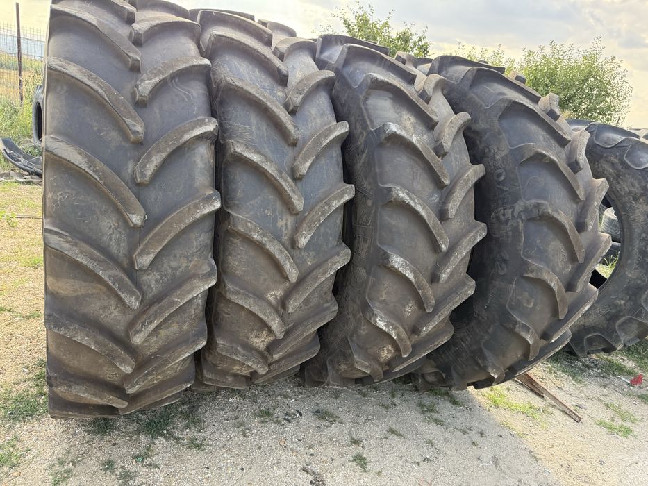 520/85r42 vredestein