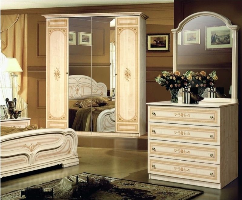 Продам спальный гарнитур 45000