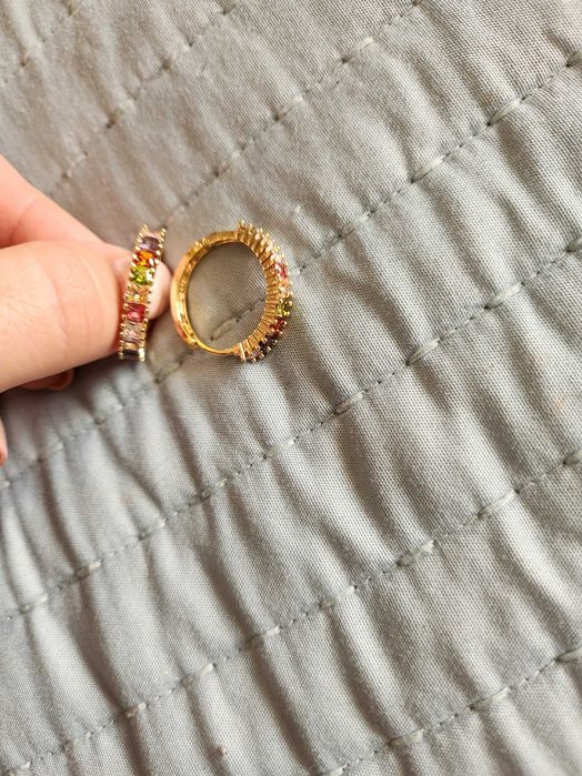 Комплект нови гривна и обеци в златисто