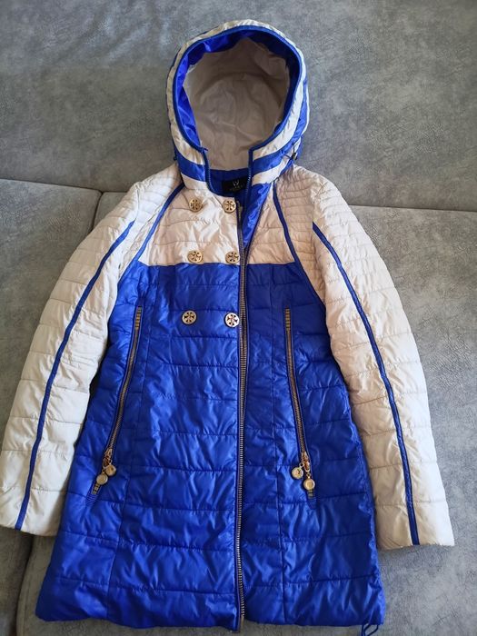 Продам весенние куртки, пальто