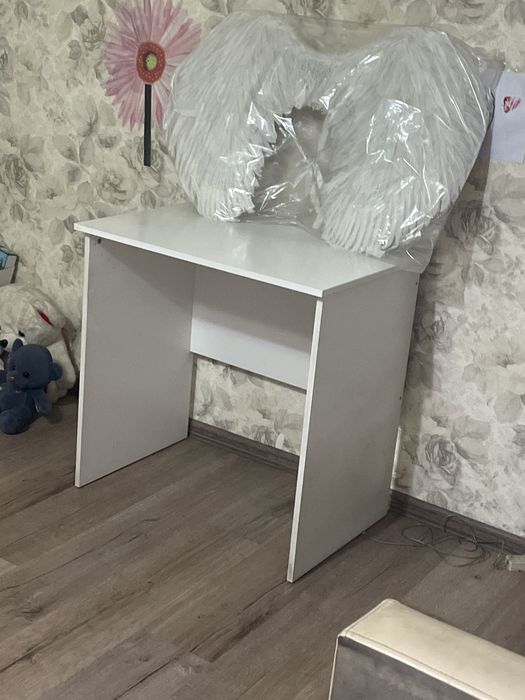 Рабочий стол для учебы/работы