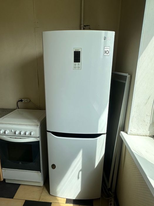 Холодильник марки LG
