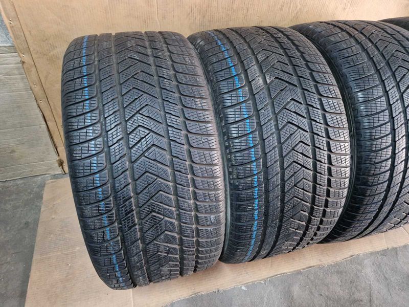 4 Pirelli R21 305/35
зимни гуми DOT3121