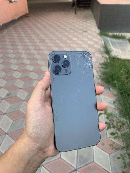 iPhone 12 Pro Max.