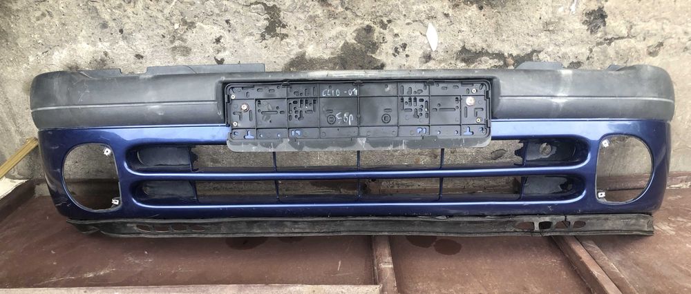 Предна броня от Рено клио 01г Renault clio 2001