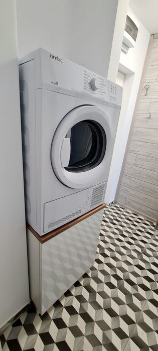 Închiriez apartament cu o camera ultracentral str. Regele Mihai(Bld București)