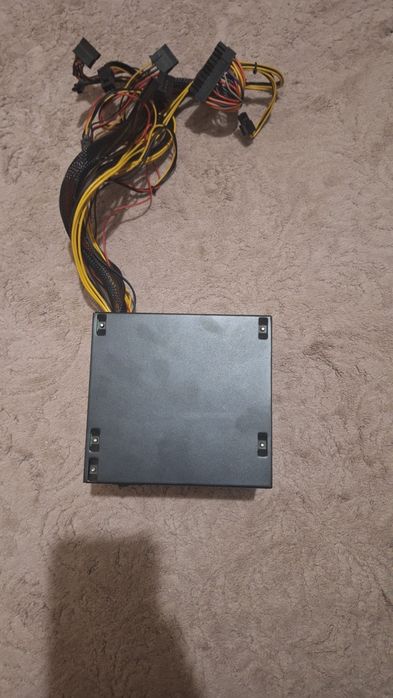 Захранване 600W white