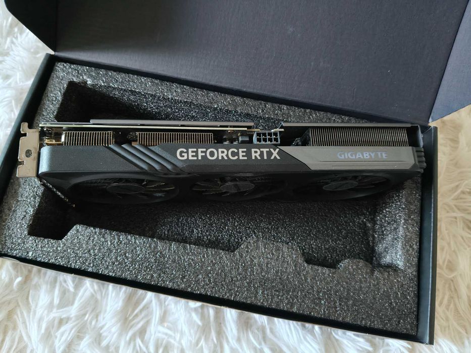 Продам видеокарту gigabyte 4060