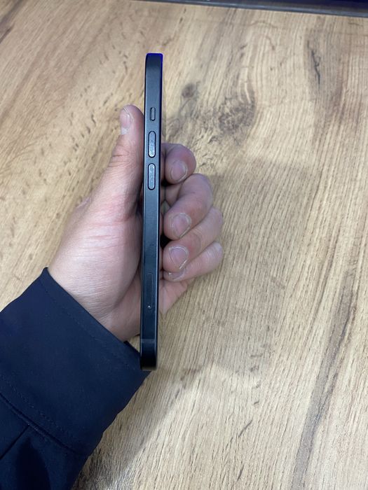 Продам iphone 15 128gb