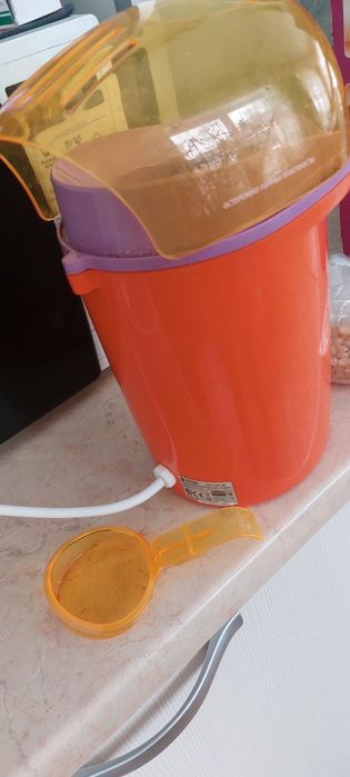 Попкорница Vitek