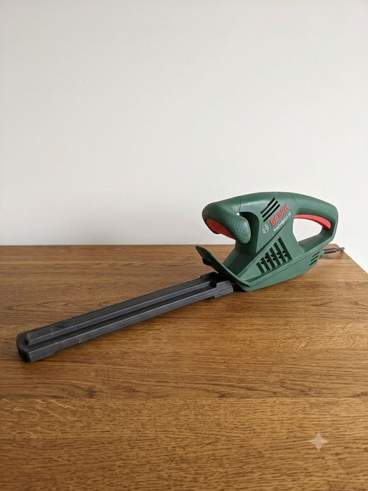 Foarfecă / Mașină electrică de tuns gard viu Bosch EasyHedgeCut 45