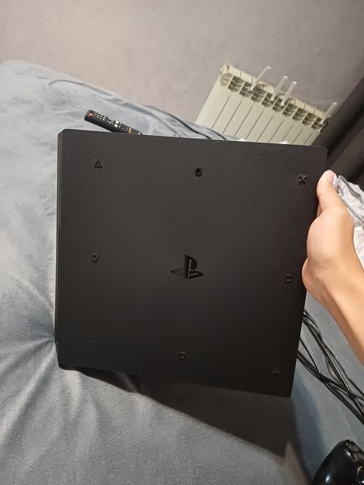 ПРОДАМ Sony ps4 Pro