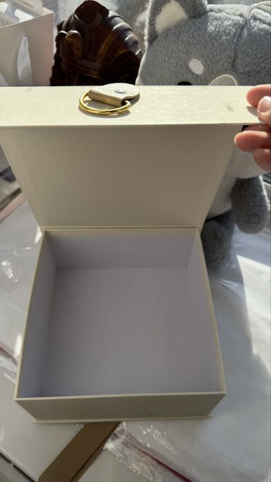 Подарочная коробка 20х20см