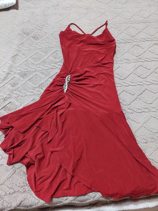 Красивые платья для праздника