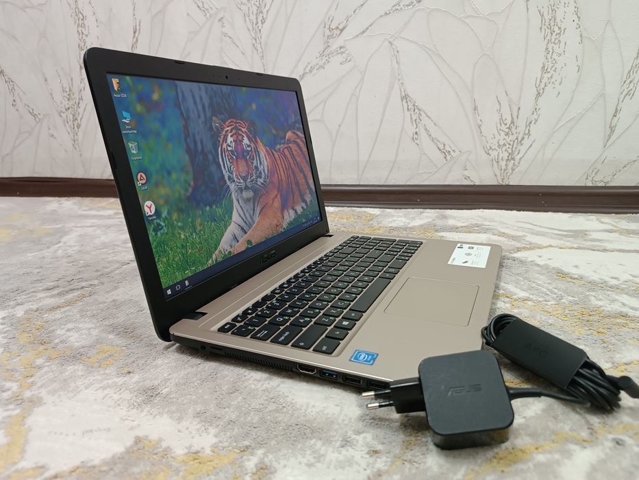 Ноутбук ASUS Windows 10.