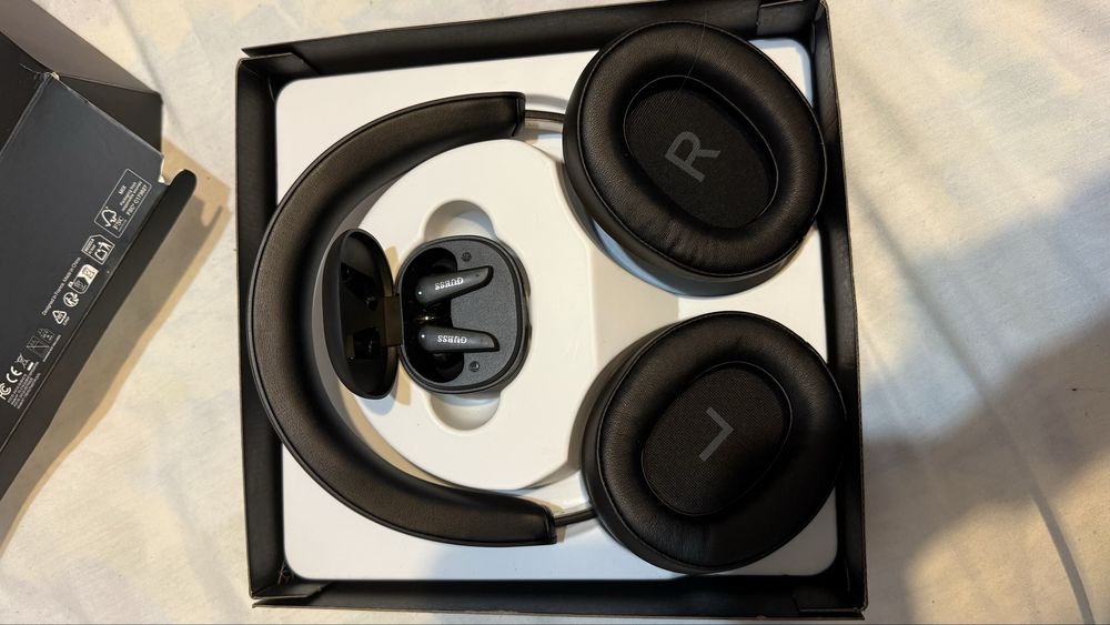 Безжични слушалки Guess + earbuds Guess – Нови