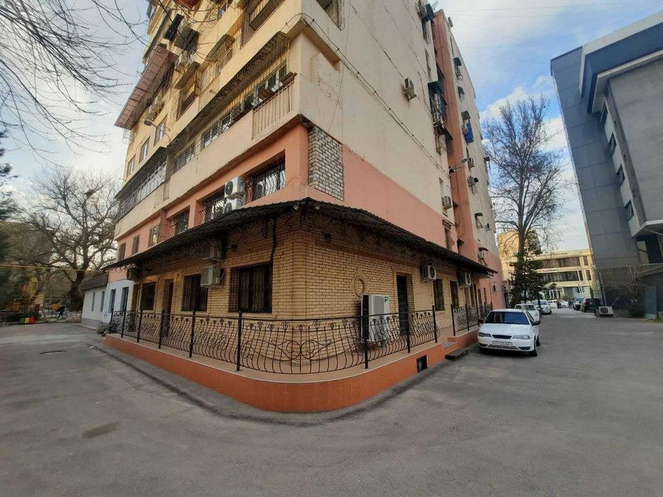 Продаётся офис в центре / Ц-5 Пожарка, Ресторан LaLi