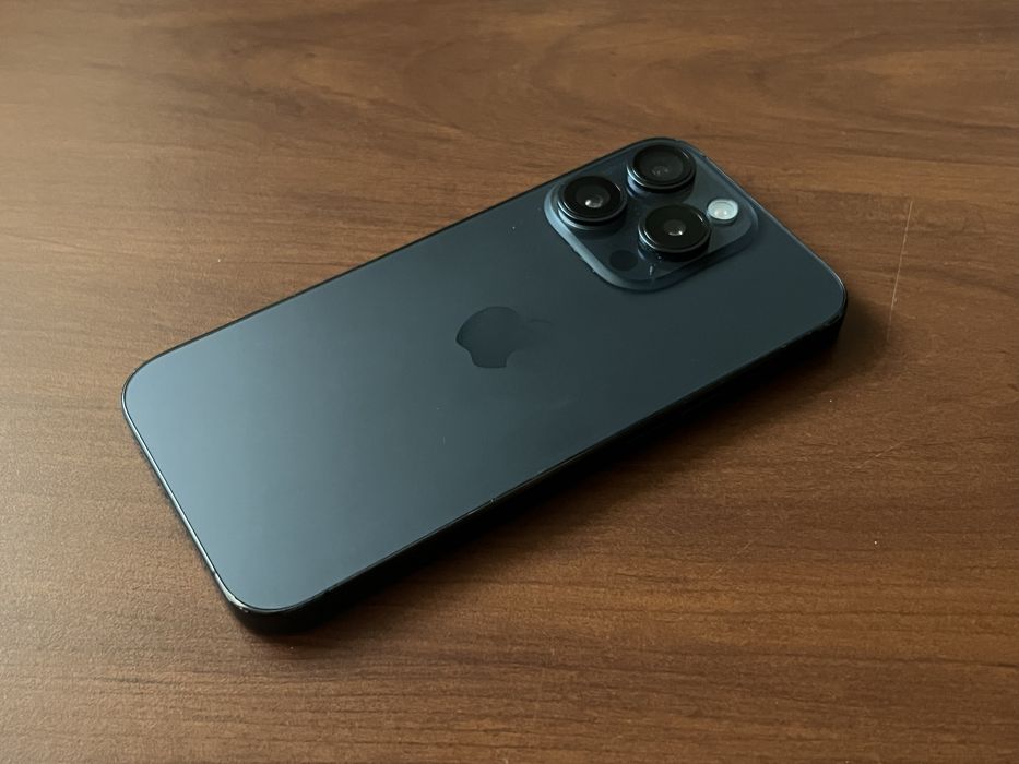 Vand urgent iphone 15 pro