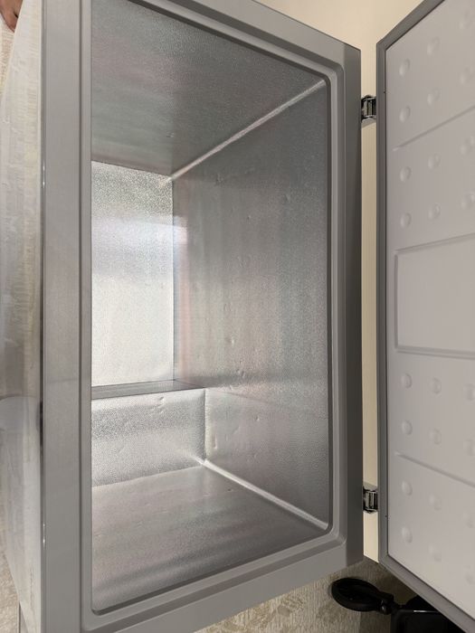 Морозильник Midea 249 л