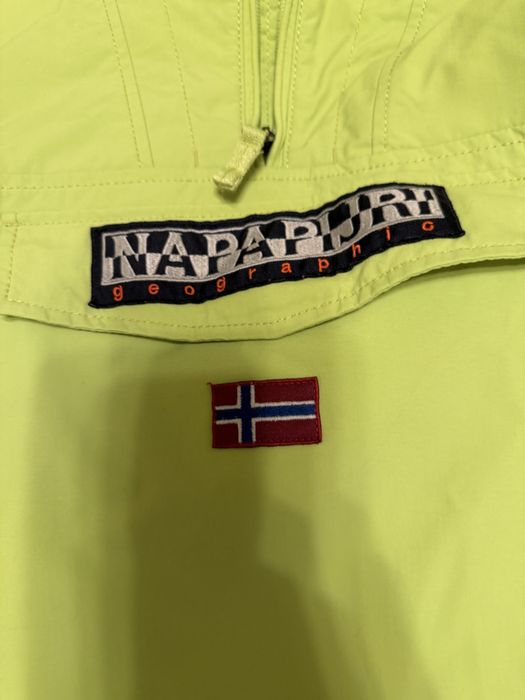 Яке Napapijiri зелено