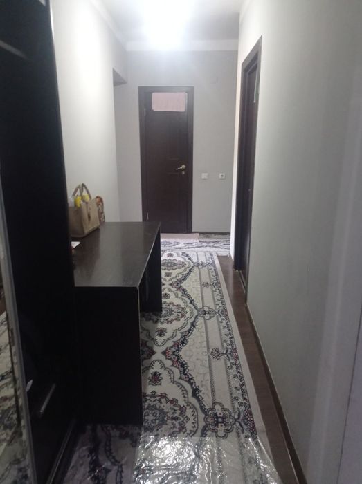 Uy sotiladi Yangi hayot tumani 1-qavvatda 3 xonali uy sotiladi