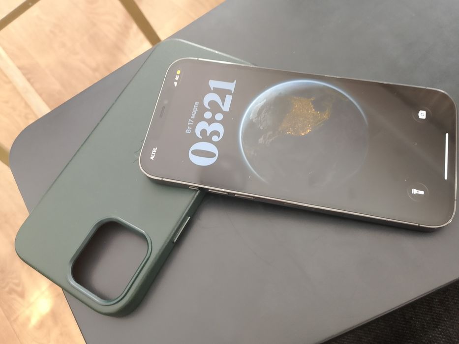 Продам Айфон 12 про макс