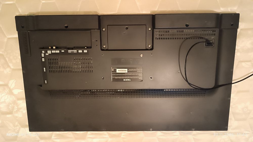 Yasin Tv 40  xolati yaxshi smart box bilan pultlari ishlaydi alo daraj