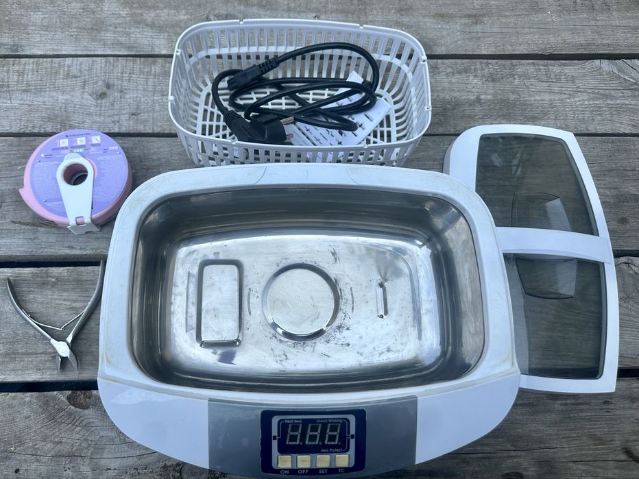 Set manichiură profesional – echipamente + cursuri, preț de nimic