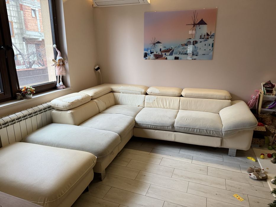 Ъглов диван с функцуя сън, табуретката е подвижна