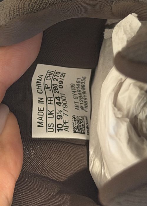 Adidasi Yeezy 700 noi originali