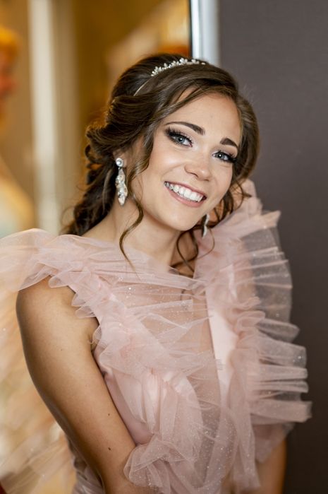 Абитуриентска или шаферска рокля