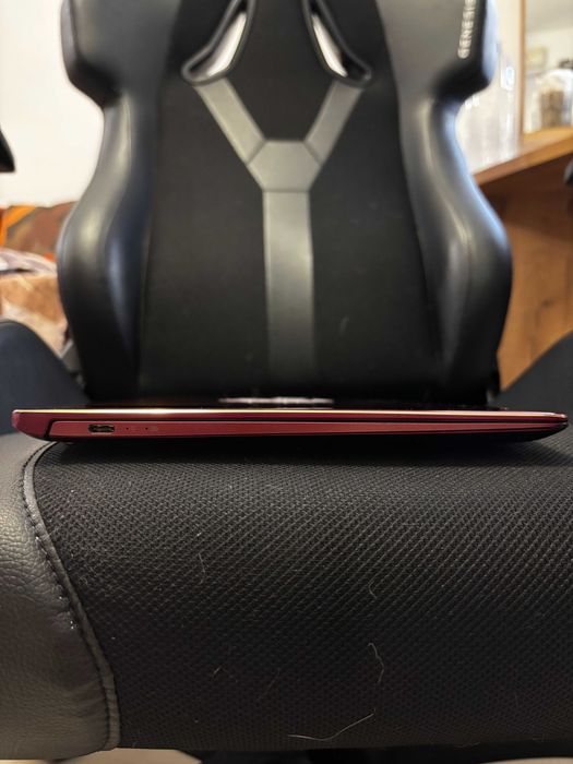 Ultrabook Premium ASUS ZenBook S UX391 13.3" FHD | i7 | 8GB RAM | 256GB SSD | Burgundy Red
