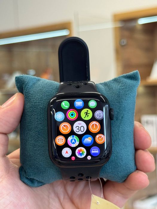 Apple Watch series 7 45 mm