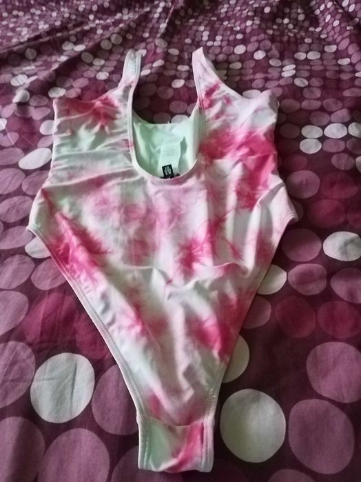 Costum de baie, intreg, alb cu roz, abstract! Missguided! EUR 38/UK 10