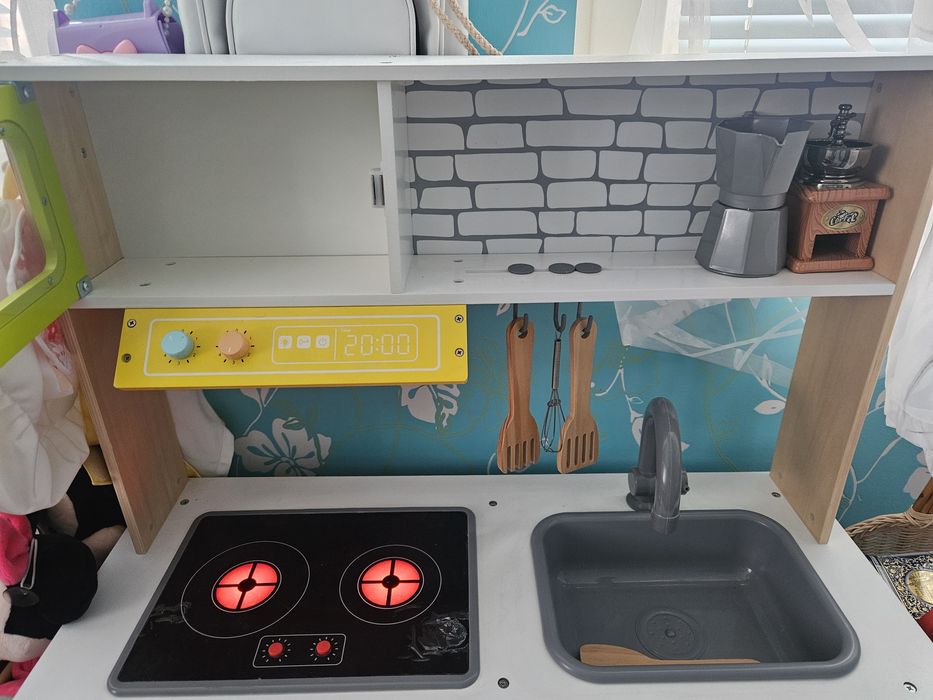 Детска дървена кухня