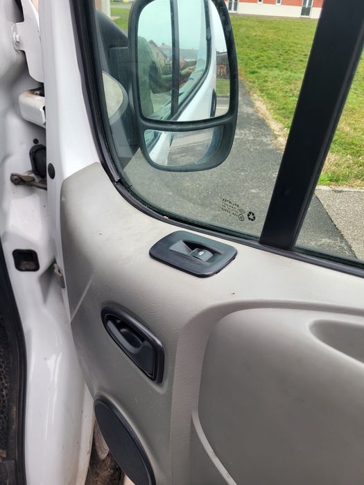 Vând Renault Trafic