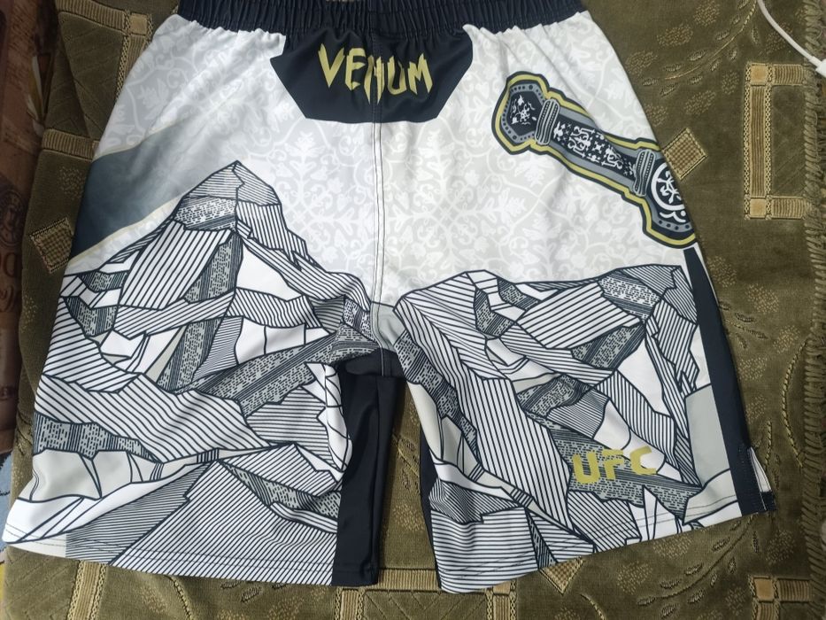 Продам шорты Махачев Срочно!